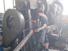 गर्म फोर्जिंग