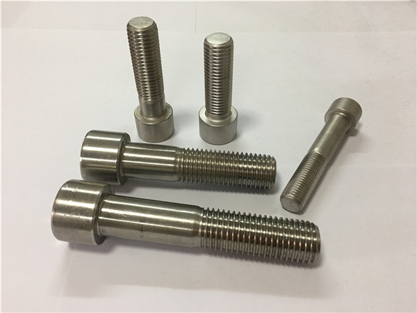 hastelloy c-276 (2.4819) din912 सॉकेट हेड कैप शिकंजा